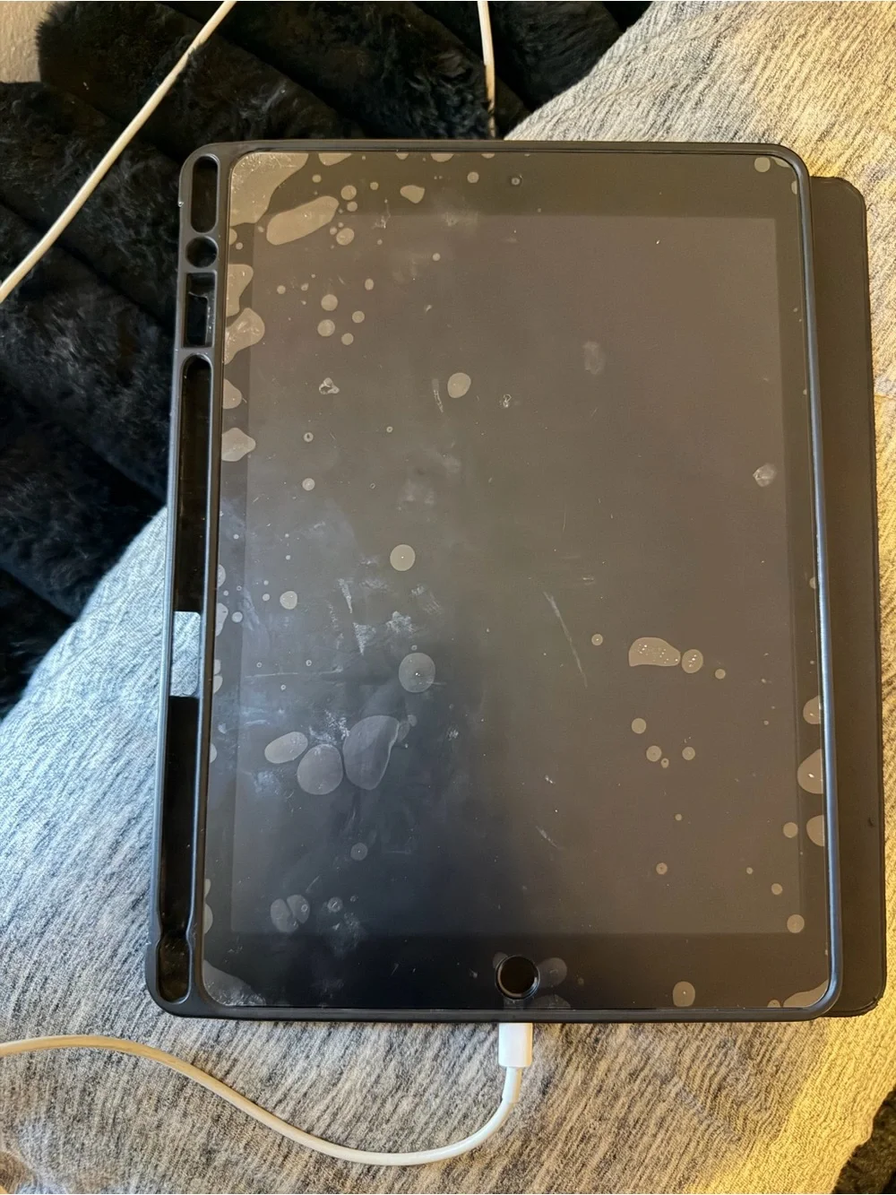 Tablet Case with Built-In Pencil Holder - Black